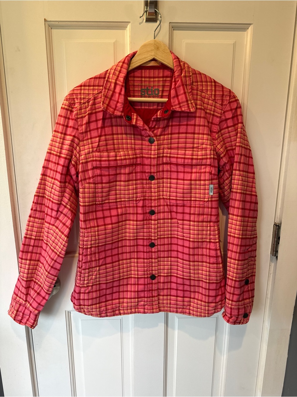 Stio Women’s Buckthorn Insulated Snap Shirt - Pink